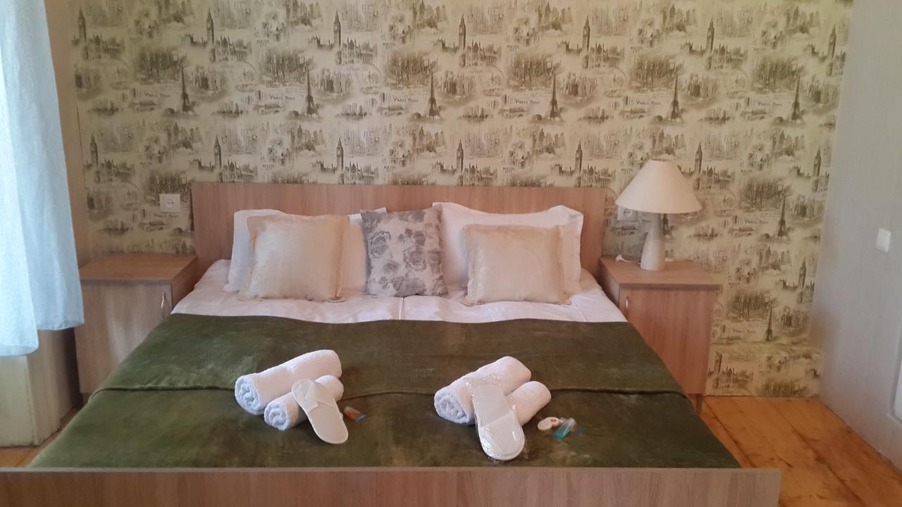 Solo Room Apartment Tbilisi Bagian luar foto