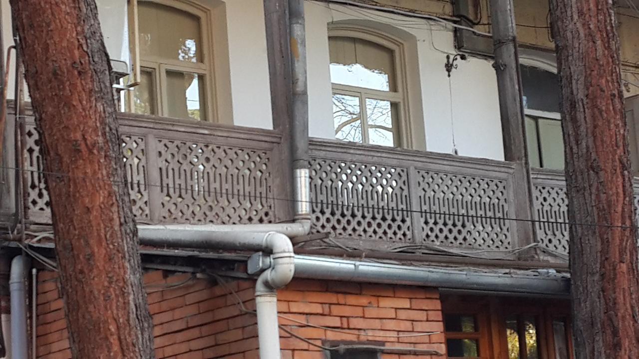 Solo Room Apartment Tbilisi Bagian luar foto